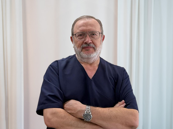 Dr. Antonio Martínez